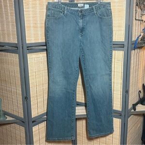 L.L. Bean Women's Bootcut Jeans in Classic Blue